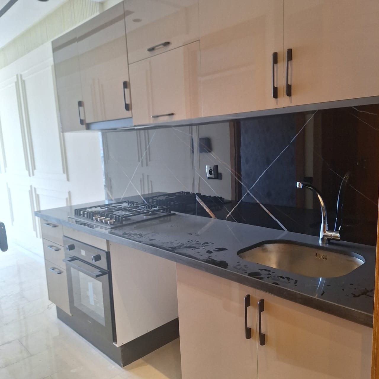 Studio non meublé à louer à Casablanca Quartier Fourat – bien situé et lumineux