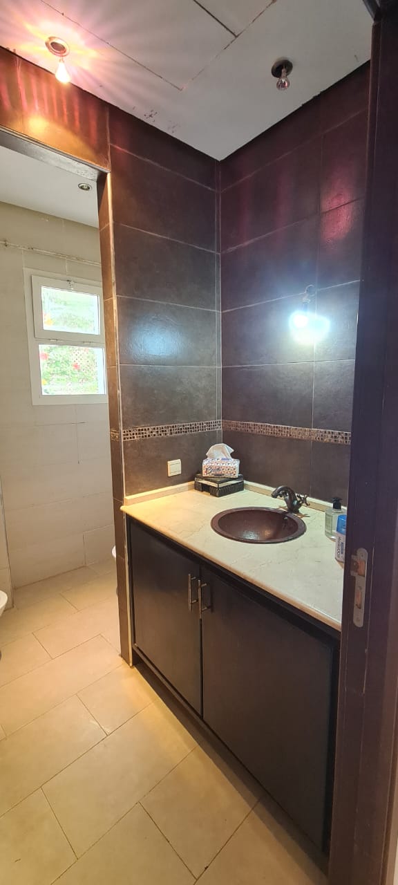 Superbe villa haut standing meublée à Dar Bouazza – à vendre avec piscine