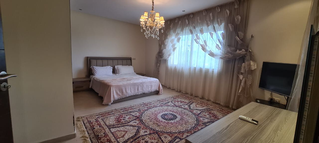 Superbe villa haut standing meublée à Dar Bouazza – à vendre avec piscine