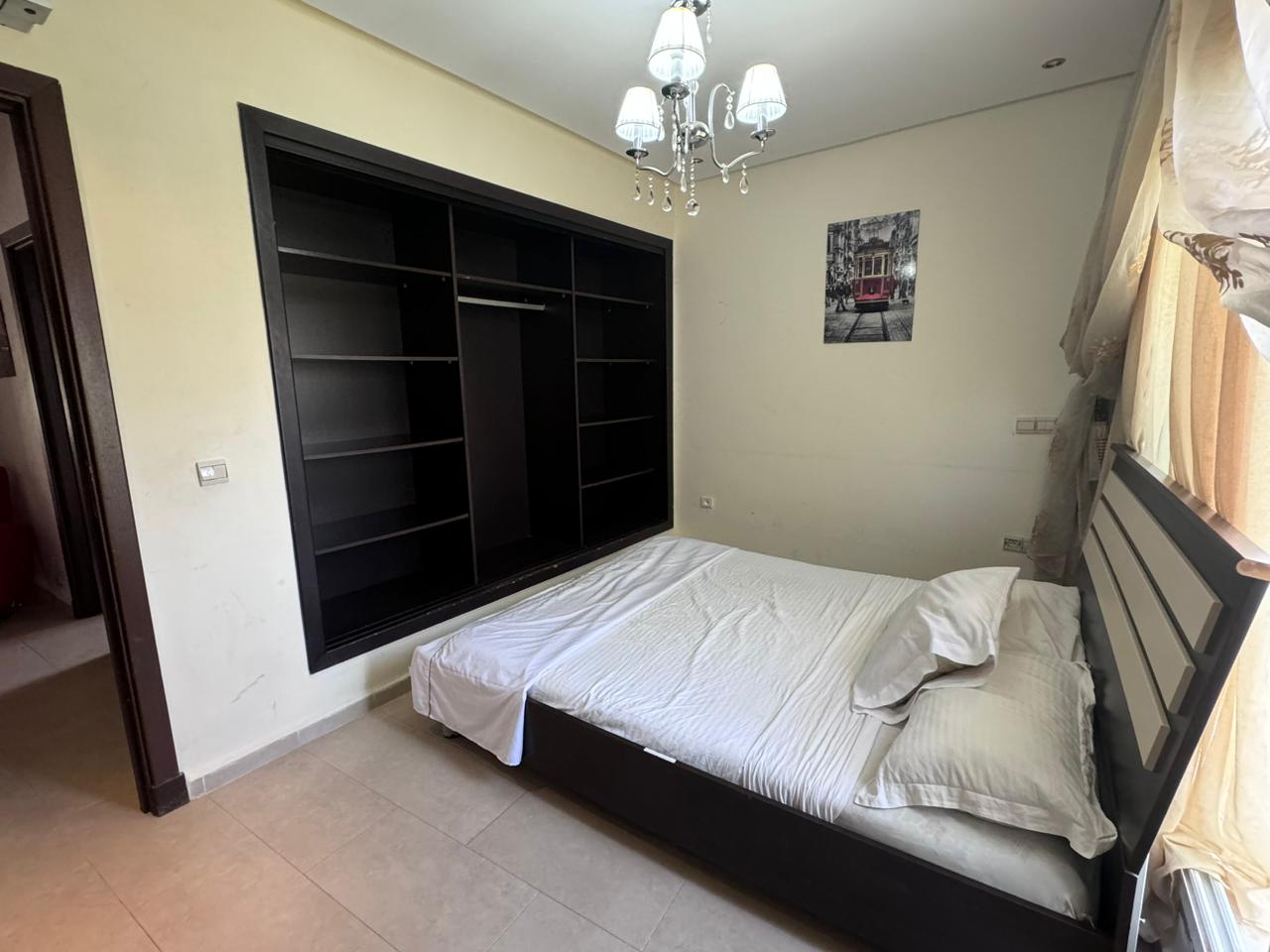 Superbe villa haut standing meublée à Dar Bouazza – à vendre avec piscine