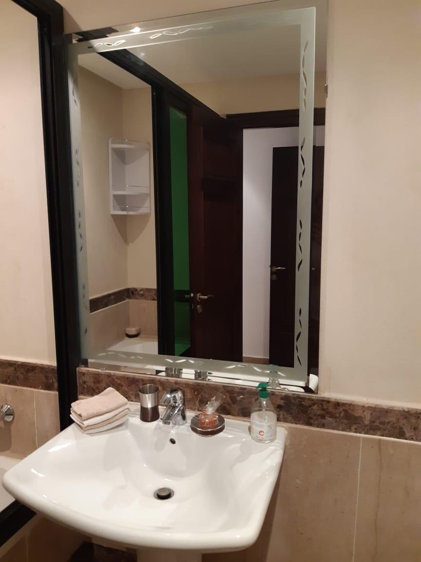 Superbe villa haut standing meublée à Dar Bouazza – à vendre avec piscine