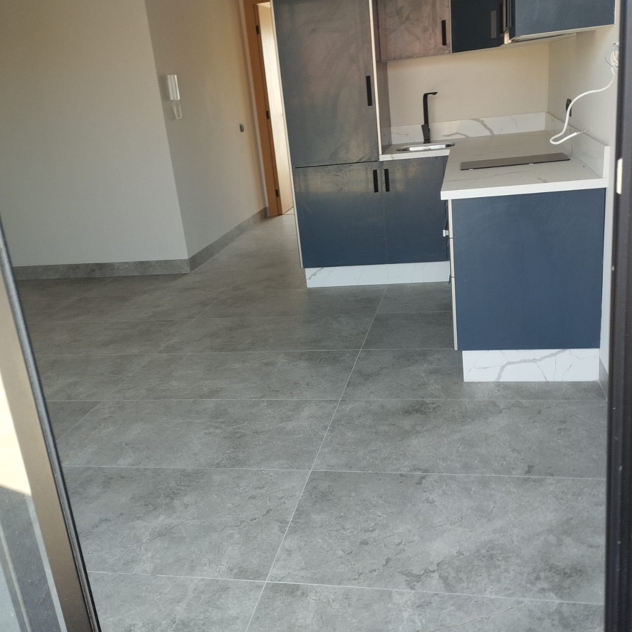 Studio non meublé haut standing à louer à Casablanca avec vue sur CFC. Emplacement prestigieux, lumineux et moderne. Loyer 6 500 DH/mois.